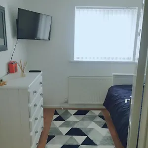 Homestay In A Friendly In A Quite Neighborhood Of, Cardiff